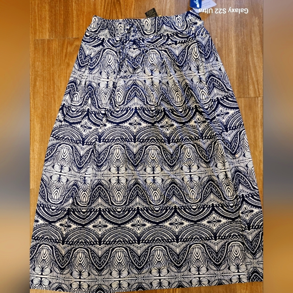 Metro wear skirt